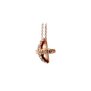 Σταυρός από Ασήμι 925, με ροζ χρύσωμα και λευκές πέτρες ζιργκόν. Ένα πολύτιμο δώρο με έντονη θρησκευτική σημασία, το οποίο συνδυάζεται με κάθε εμφάνιση.