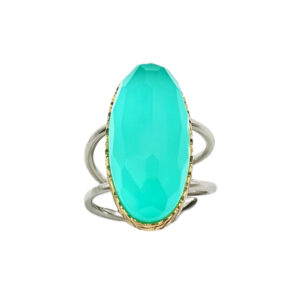 Δαχτυλίδι από Ασήμι 925, με επιχρυσωμένο περίγραμμα, πέτρα πράσινου χαλκηδόνιου και οβάλ σχήμα. Statement design, μοντέρνες εμφανίσεις.