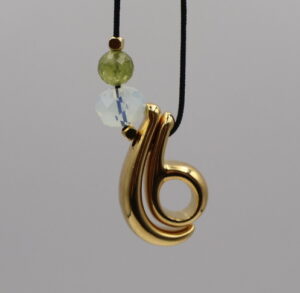 Κομψό χειροποίητο κόσμημα με διαχρονική αισθητική από τη DP Handmade Jewellery στη Λάρισα.