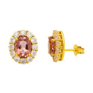 Χειροποίητα σκουλαρίκια ροζέτα από επιχρυσωμένο Ασήμι 925, με απαλό ροζ ζιργκόν και μικρές λευκές πέτρες ζιργκόν. Λάμψη για καθημερινές εμφανίσεις.