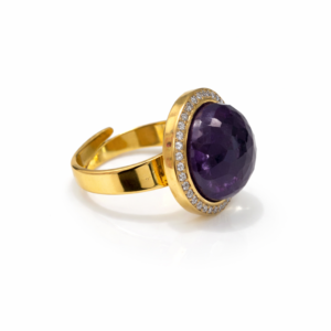 Χειροποίητο δαχτυλίδι ροζέτα από επιχρυσωμένο Ασήμι 925, με πολύτιμη πέτρα αμέθυστου και μικρές λευκές πέτρες ζιργκόν. Λάμψη για καθημερινές εμφανίσεις.