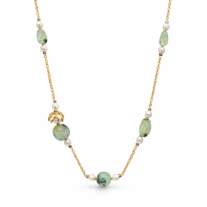 Χειροποίητο κολιέ από επιχρυσωμένο Ασήμι 925 στα Κ18, με πέτρες πρενίτη και μαργαριτάρια. Οργανική υφή και γλυπτική ισορροπία.