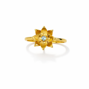 Χειροποίητο δαχτυλίδι από ασήμι 925, με κεντρική πέτρα ζιργκόν σε λευκό χρώμα και σχέδιο λουλουδιού. Πολυτέλεια και διαχρονική κομψότητα.