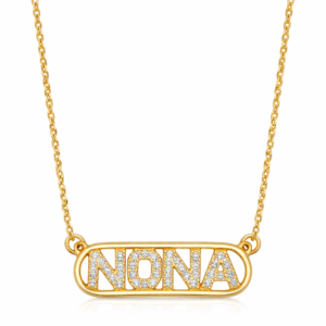 Κομψό κολιέ από επιχρυσωμένο Ασήμι 925, με λευκές πέτρες ζιργκόν και την λέξη ΝΟΝΑ. Λαμπερό κόσμημα. Ιδανικό δώρο για νονές.